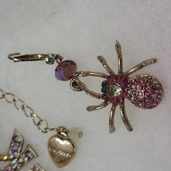 Betsey Johnson EEK! Spider Necklace And Earrings - Picture 7 of 7